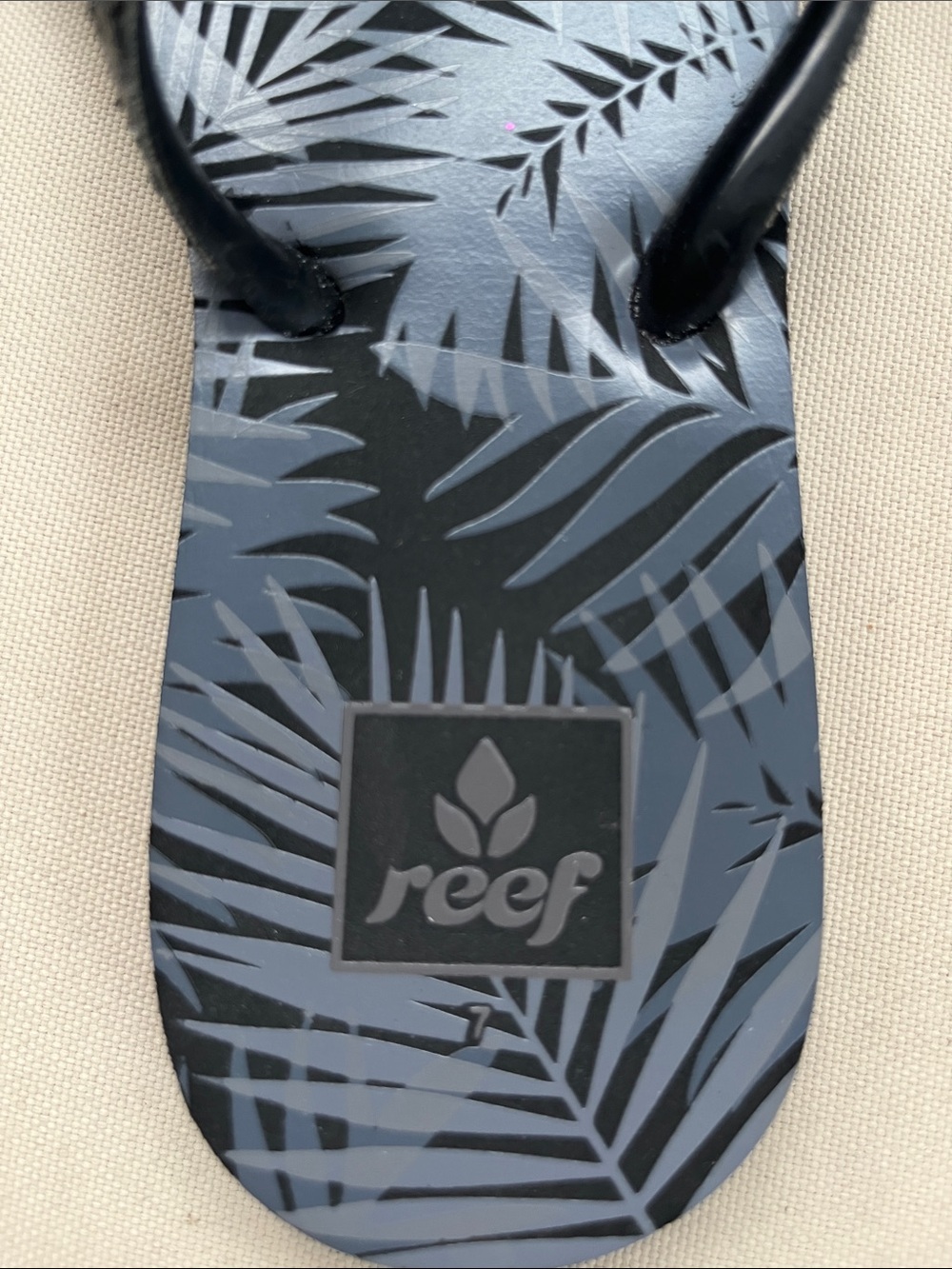 Reef Women's Black Glitter Strap Sandals with Gray Tropical Print - Picture 8 of 8